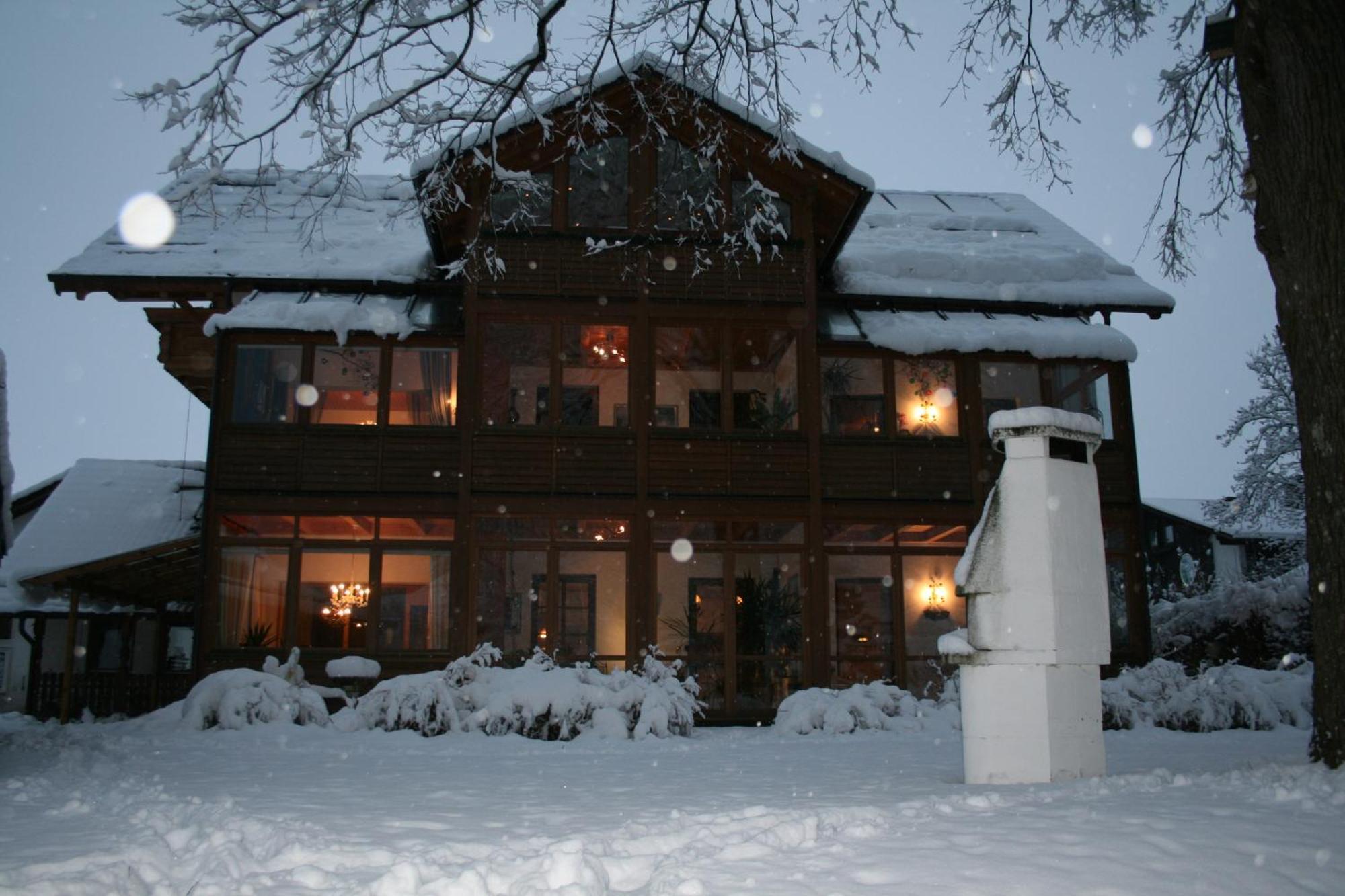 Haus Bei Der Linden Ferienwohnungen Σβάνγκαου Εξωτερικό φωτογραφία